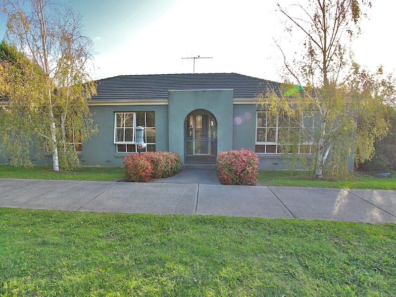 139 Bemersyde Drive, Berwick VIC 3806