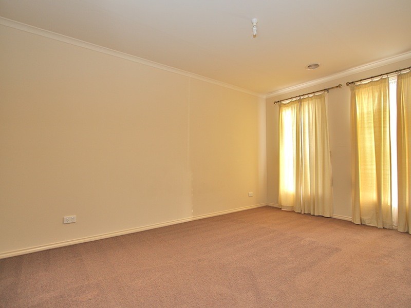 17 Tyrone Avenue, Pakenham VIC 3810