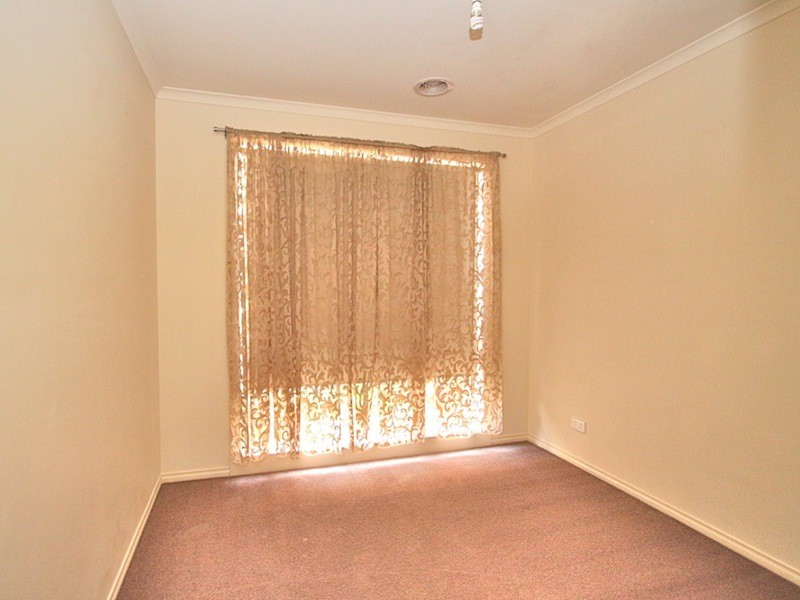 17 Tyrone Avenue, Pakenham VIC 3810