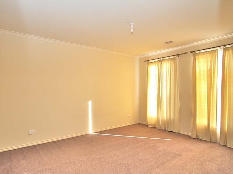 17 Tyrone Avenue, Pakenham VIC 3810