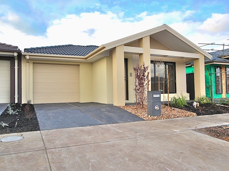 11 Hestia Avenue, Cranbourne West VIC 3977