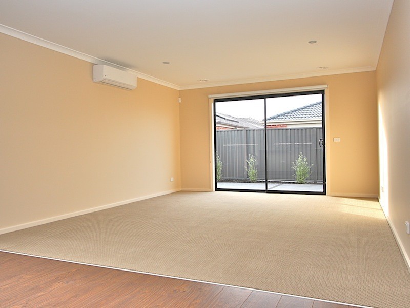 11 Hestia Avenue, Cranbourne West VIC 3977