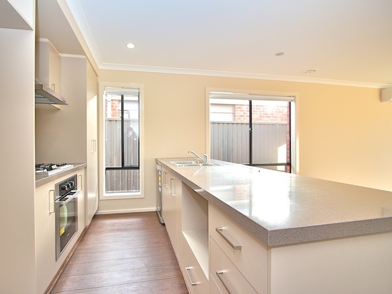 11 Hestia Avenue, Cranbourne West VIC 3977