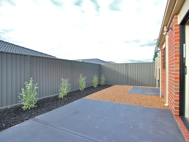 11 Hestia Avenue, Cranbourne West VIC 3977