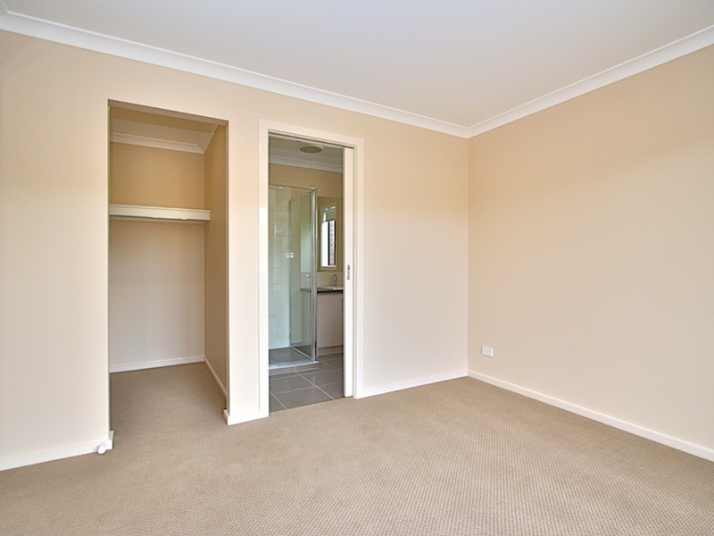 11 Hestia Avenue, Cranbourne West VIC 3977