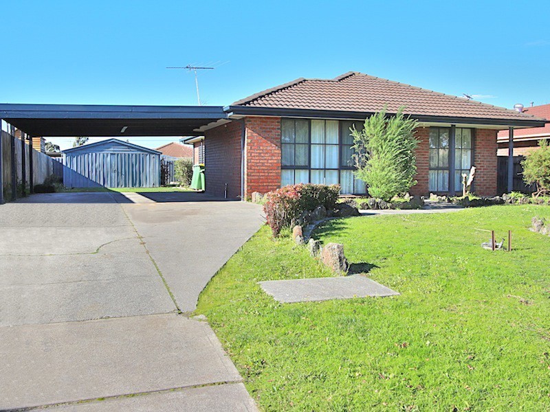 12 Eleanor Crescent, Pakenham VIC 3810