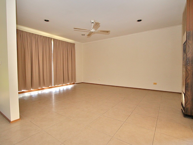 12 Eleanor Crescent, Pakenham VIC 3810