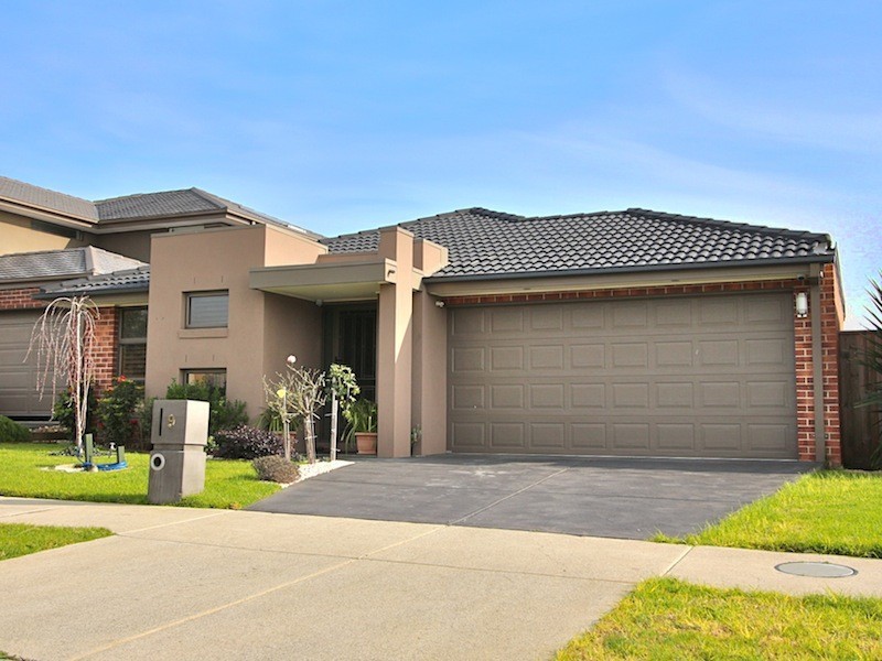 9 Rock Daisy Drive, Cranbourne VIC 3977