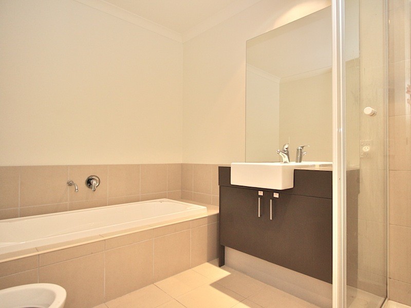 12 Peppermint Row, Officer VIC 3809