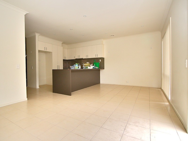 12 Peppermint Row, Officer VIC 3809