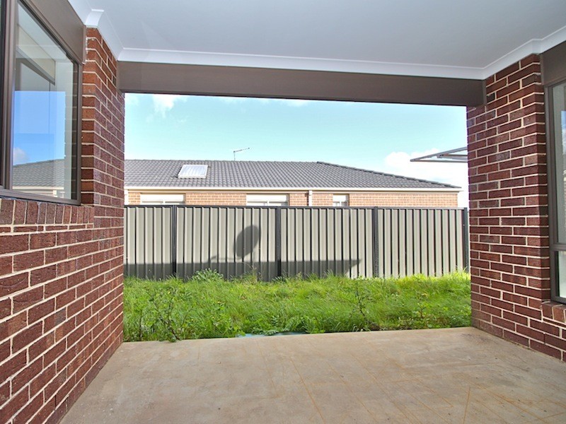 9 Bay Vista, Pakenham VIC 3810