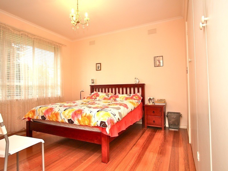 8 Debbie Street, Mount Waverley VIC 3149