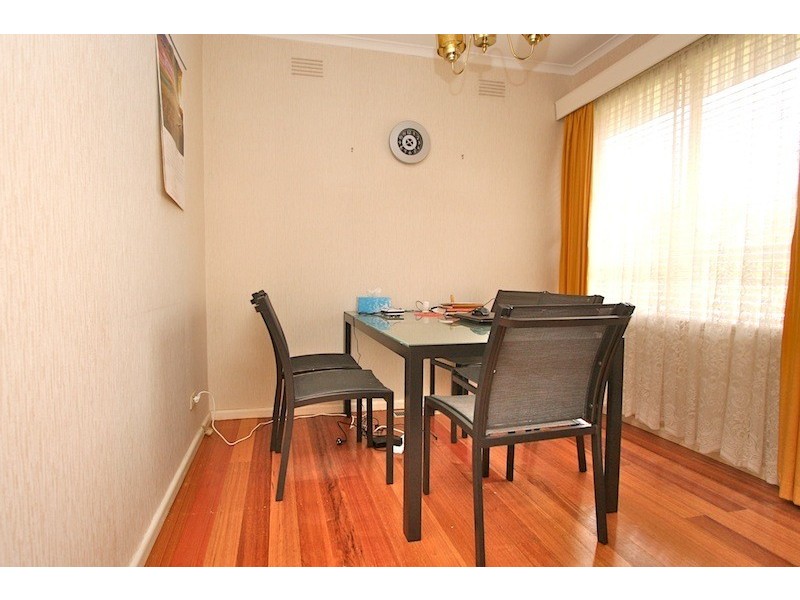 8 Debbie Street, Mount Waverley VIC 3149