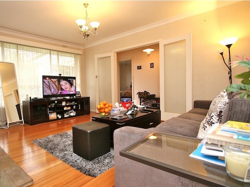 8 Debbie Street, Mount Waverley VIC 3149