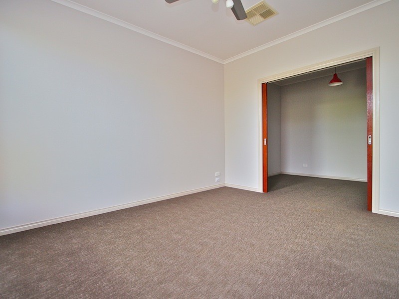 82 Livingstone Boulevard, Pakenham VIC 3810