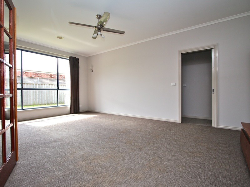 82 Livingstone Boulevard, Pakenham VIC 3810