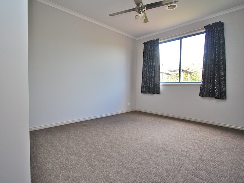 82 Livingstone Boulevard, Pakenham VIC 3810