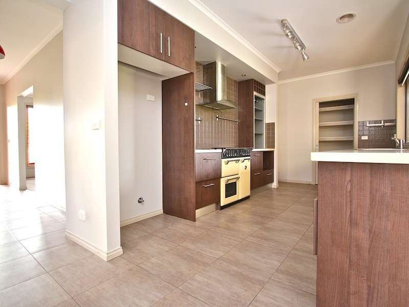 82 Livingstone Boulevard, Pakenham VIC 3810