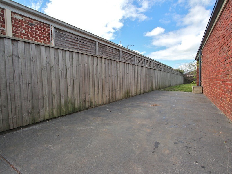 82 Livingstone Boulevard, Pakenham VIC 3810