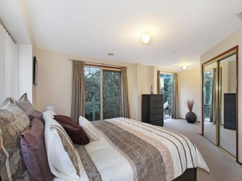 9 Milbray Close, Wantirna South VIC 3152