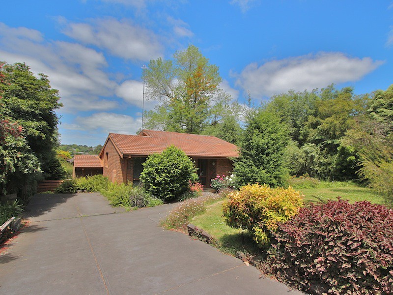 9 Outlook Drive, Berwick VIC 3806