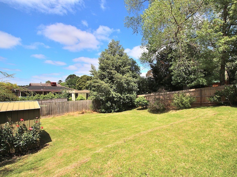 9 Outlook Drive, Berwick VIC 3806