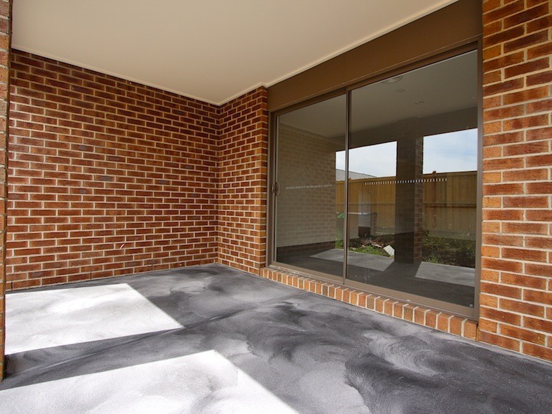 36 Ferrari Drive, Cranbourne East VIC 3977