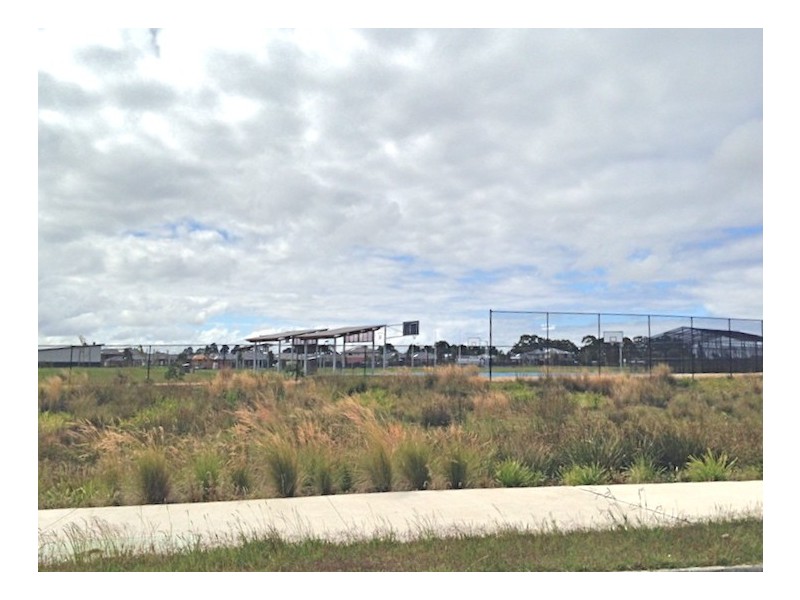 36 Ferrari Drive, Cranbourne East VIC 3977