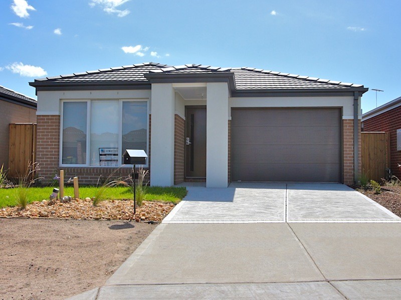 16 Hampshire Street, Officer VIC 3809