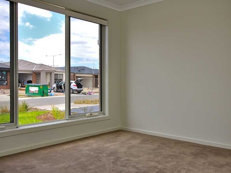 16 Hampshire Street, Officer VIC 3809