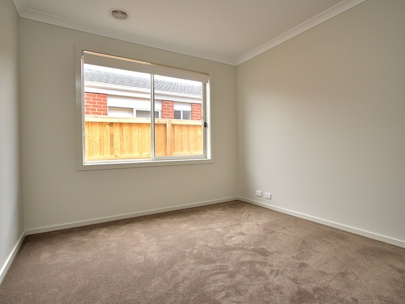 16 Hampshire Street, Officer VIC 3809