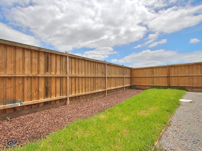 16 Hampshire Street, Officer VIC 3809