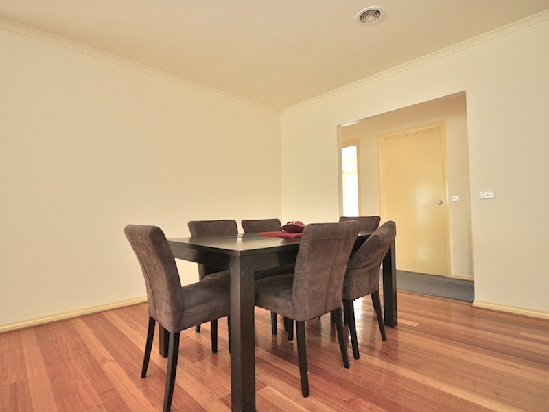 16 Berwick Cranbourne Road, Cranbourne East VIC 3977