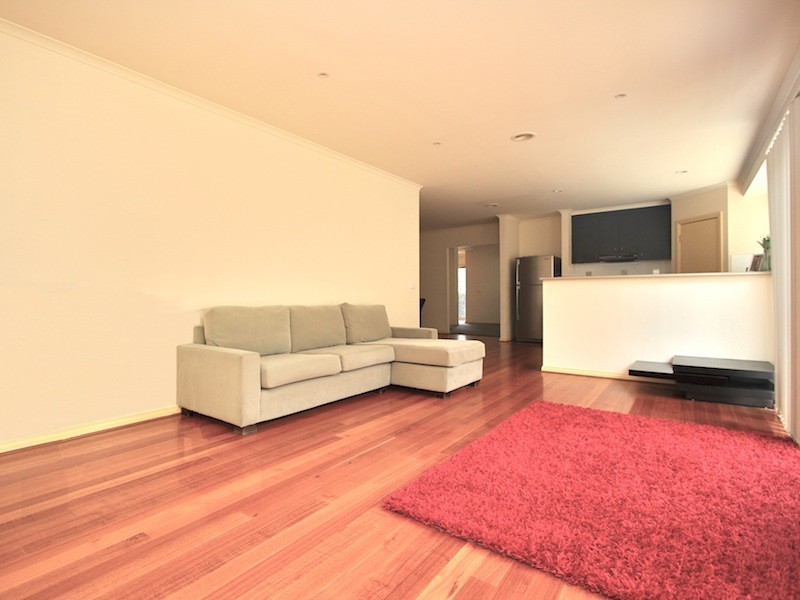 16 Berwick Cranbourne Road, Cranbourne East VIC 3977