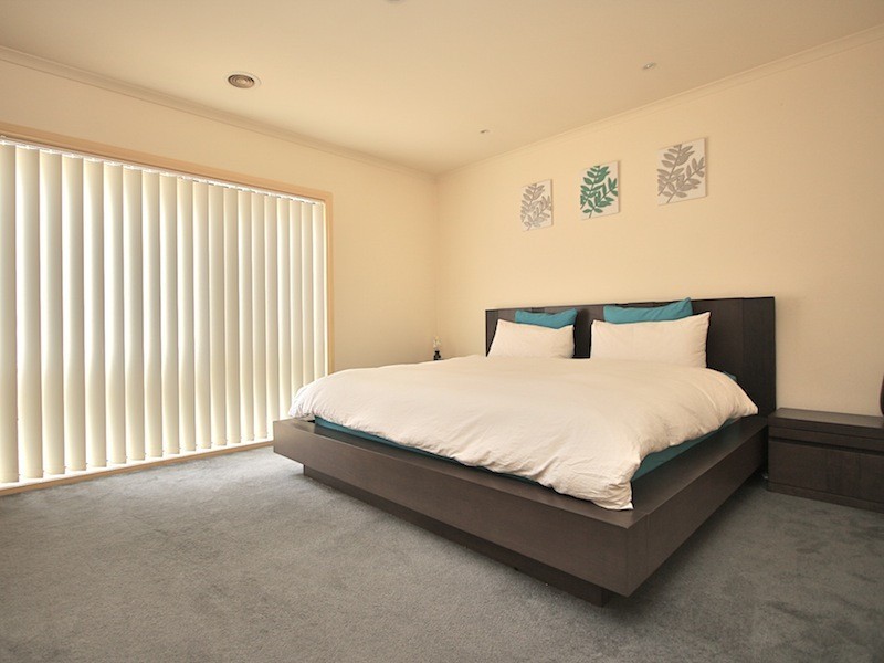 16 Berwick Cranbourne Road, Cranbourne East VIC 3977