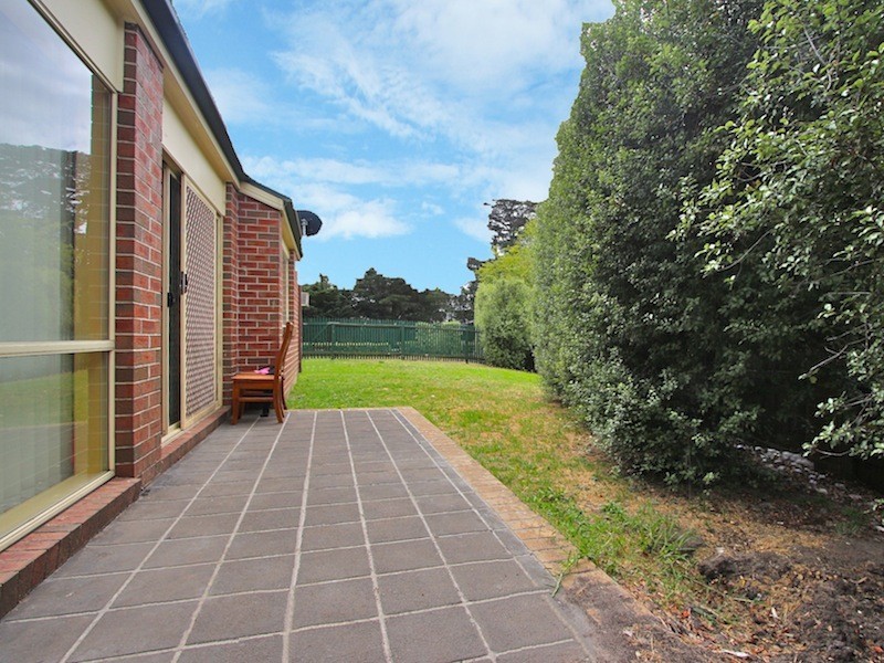 16 Berwick Cranbourne Road, Cranbourne East VIC 3977