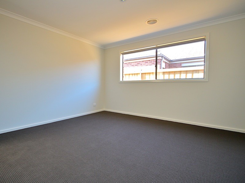 36 Ferrari Drive, Cranbourne East VIC 3977