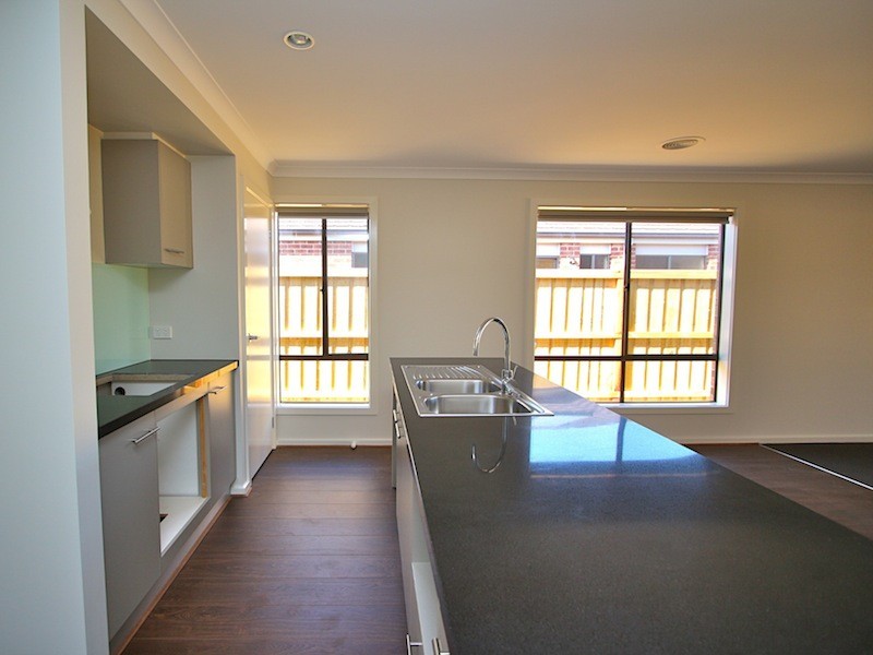 36 Ferrari Drive, Cranbourne East VIC 3977