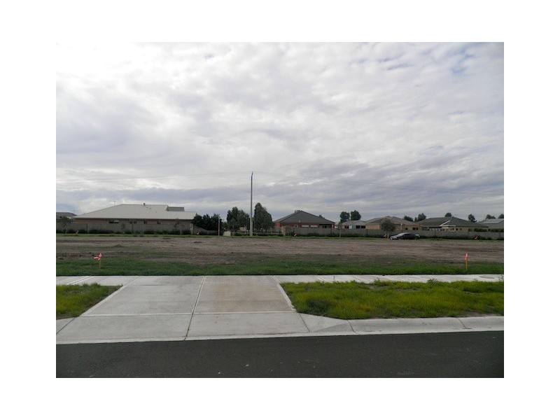 44 Salvia Avenue, Pakenham VIC 3810