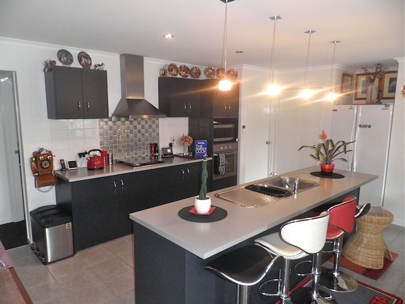 11 Barnby Grove, Cranbourne VIC 3977