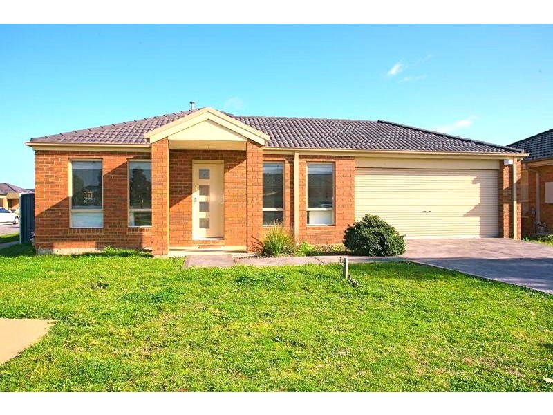 25 Scarlet Crescent, Pakenham VIC 3810