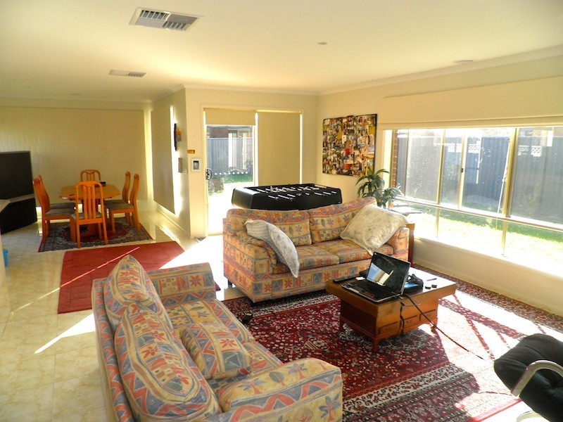 25 Scarlet Crescent, Pakenham VIC 3810