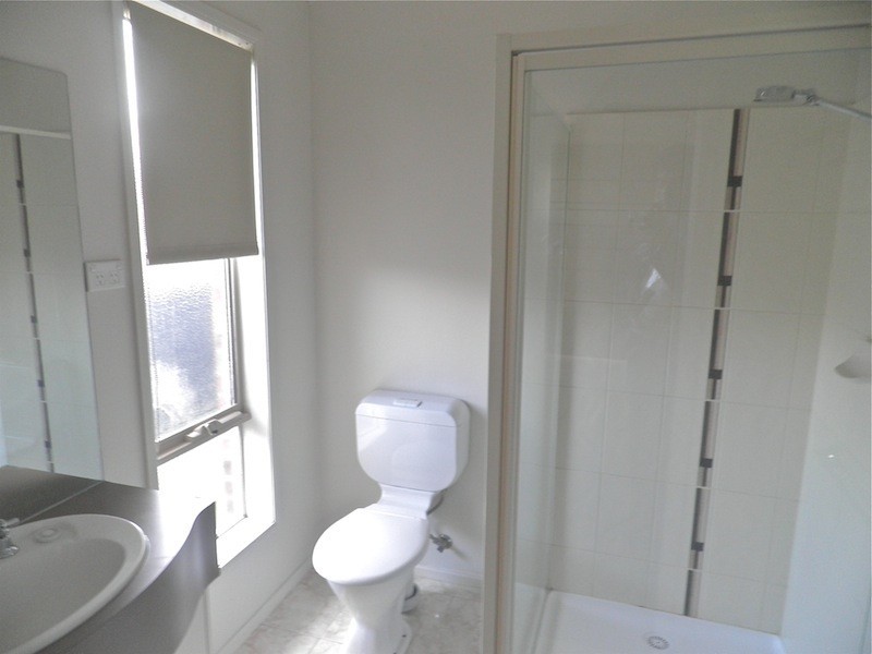 25 Scarlet Crescent, Pakenham VIC 3810