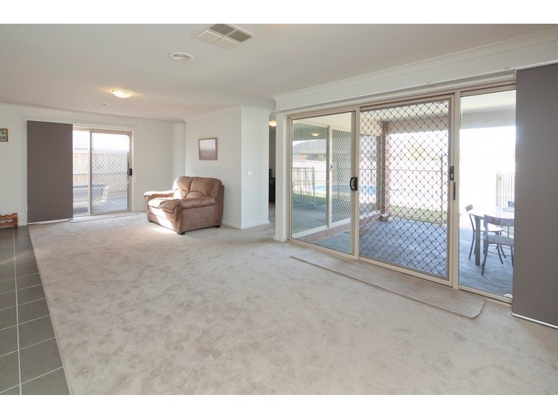 4 Flash Dan Drive, Cranbourne East VIC 3977