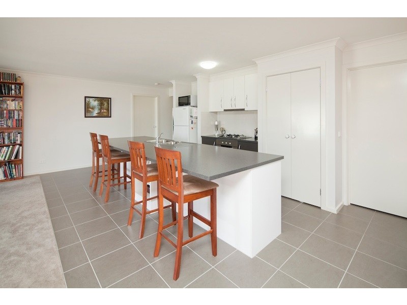 4 Flash Dan Drive, Cranbourne East VIC 3977