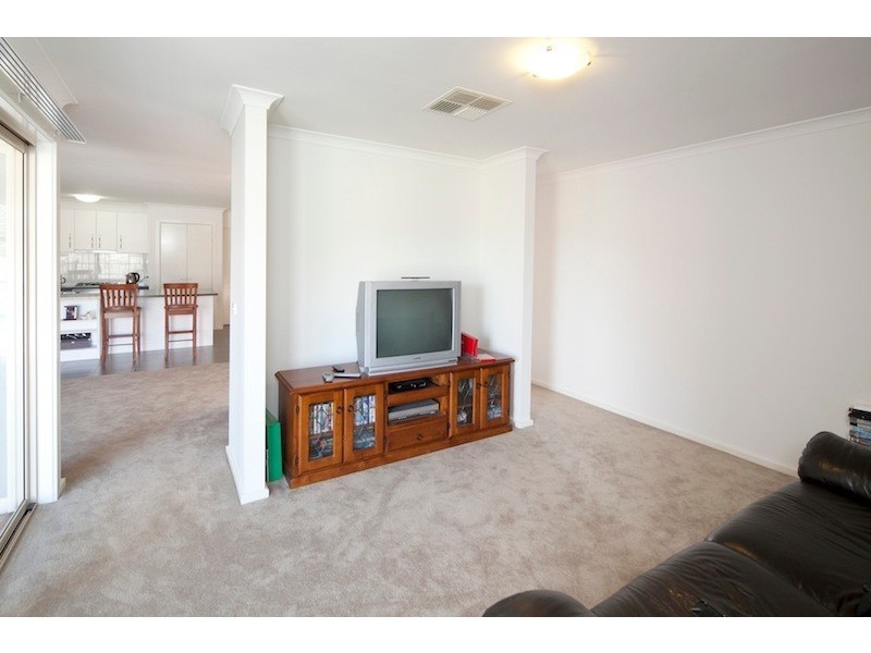 4 Flash Dan Drive, Cranbourne East VIC 3977