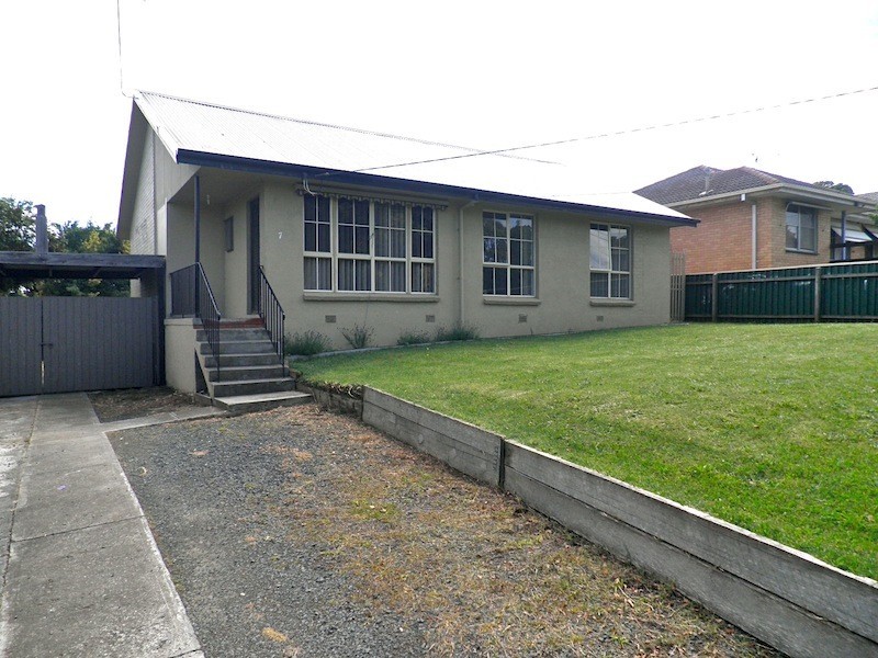 7 Deveney Street, Pakenham VIC 3810