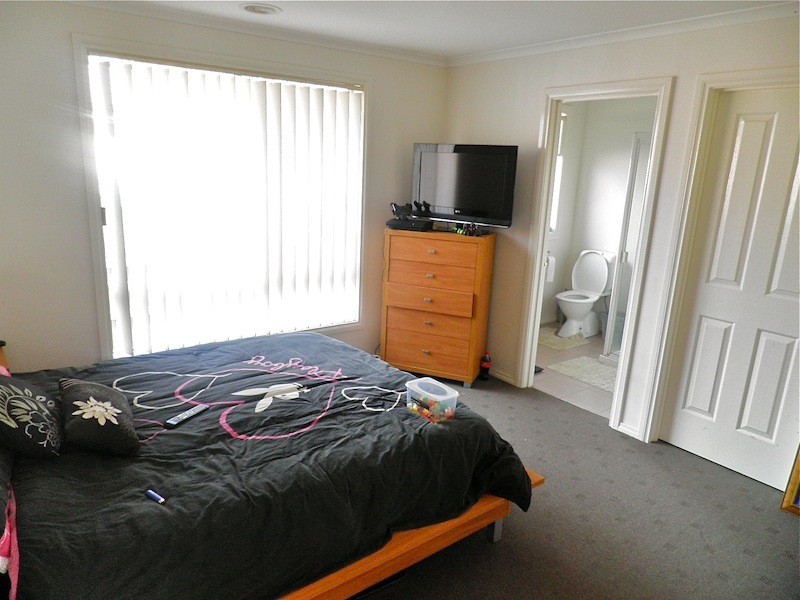 48 Manna Gum Drive, Pakenham VIC 3810