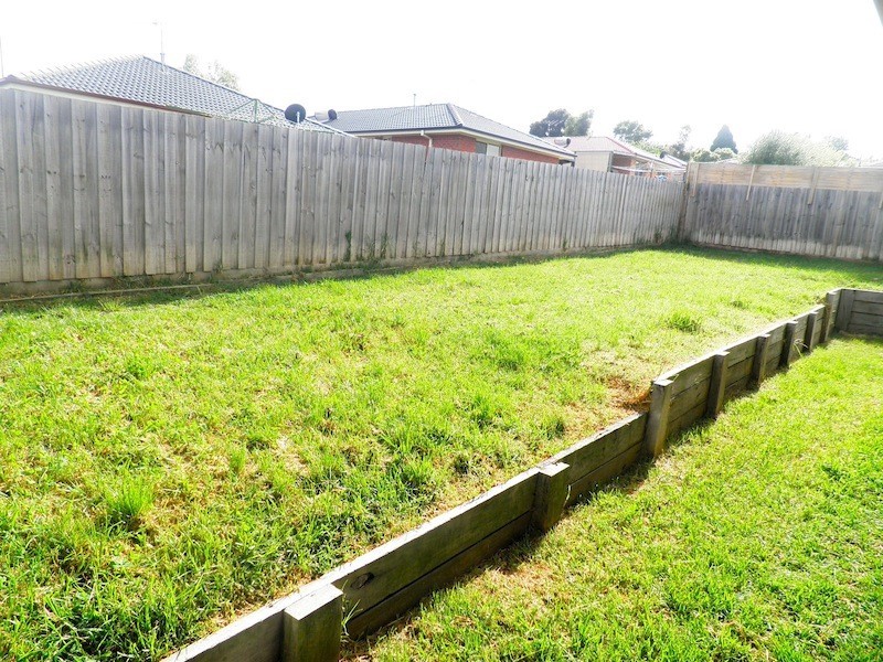 48 Manna Gum Drive, Pakenham VIC 3810