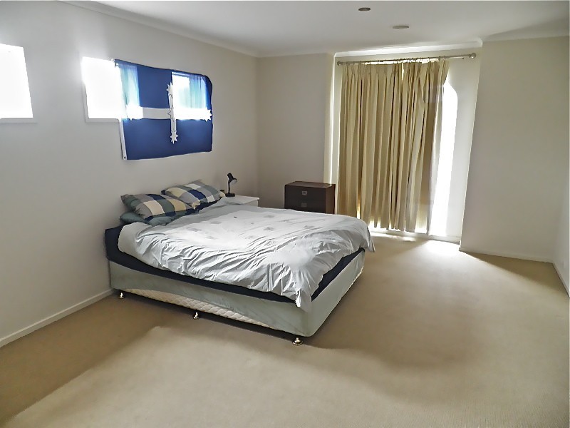 7 Fairways Boulevard, Cranbourne North VIC 3977